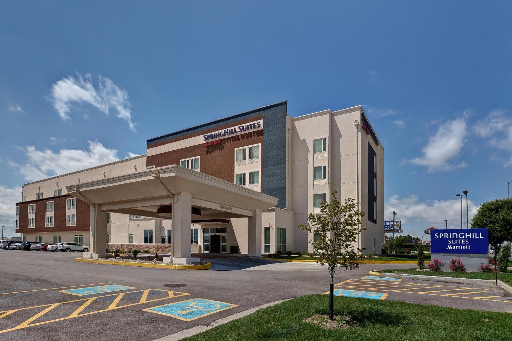 Springhill Suites By Marriott Wichita Airport Exterior photo